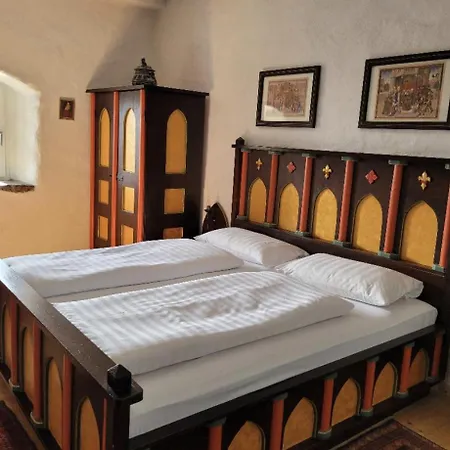 Burg Liebenstein Hotel *