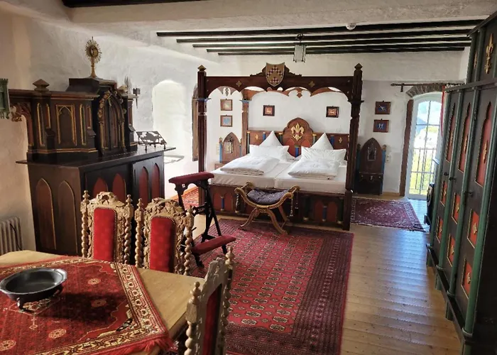 Burg Liebenstein Hotel *